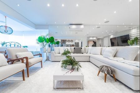 Apartamento para alugar com 184m², 3 quartos e 3 vagas Apartamento para alugar com 184m², 3 quartos e 3 vagasSala