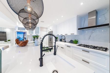 Apartamento para alugar com 184m², 3 quartos e 3 vagas Apartamento para alugar com 184m², 3 quartos e 3 vagasCozinha
