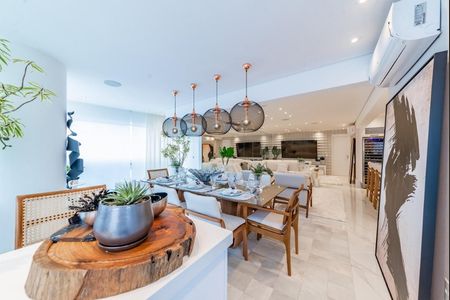 Apartamento para alugar com 184m², 3 quartos e 3 vagas Apartamento para alugar com 184m², 3 quartos e 3 vagasSala de jantar