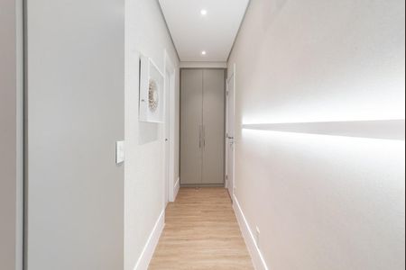 Apartamento para alugar com 184m², 3 quartos e 3 vagas Apartamento para alugar com 184m², 3 quartos e 3 vagasCorredor