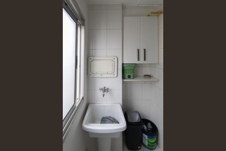 Apartamento à venda com 56m², 2 quartos e 1 vaga Apartamento à venda com 56m², 2 quartos e 1 vagaCozinha e Área de Serviço