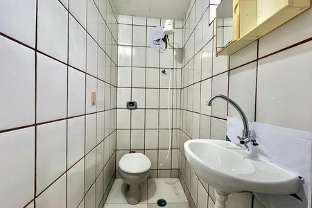 Banheiro de casa para alugar com 1 quarto, 26m² em Jardim Oriental, São Paulo