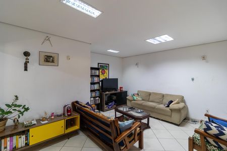 Casa à venda com 360m², 3 quartos e 2 vagas Casa à venda com 360m², 3 quartos e 2 vagasSalas