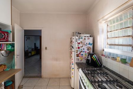 Casa à venda com 360m², 3 quartos e 2 vagas Casa à venda com 360m², 3 quartos e 2 vagasCozinha