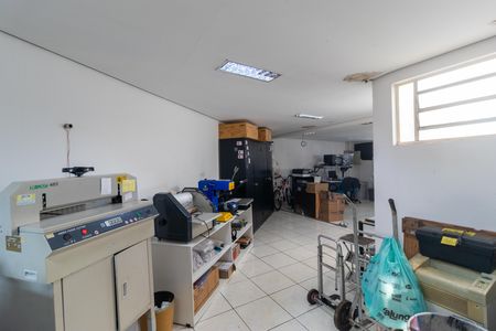 Casa à venda com 360m², 3 quartos e 2 vagas Casa à venda com 360m², 3 quartos e 2 vagasEscritório anexo