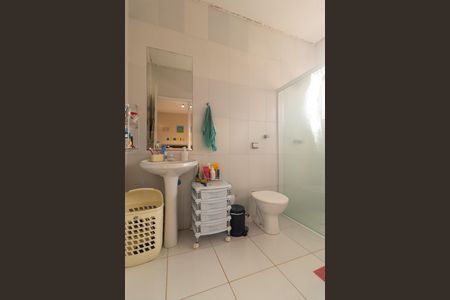 Casa à venda com 360m², 3 quartos e 2 vagas Casa à venda com 360m², 3 quartos e 2 vagasBanheiro da Suíte