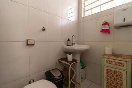 Casa à venda com 360m², 3 quartos e 2 vagas Casa à venda com 360m², 3 quartos e 2 vagasBanheiro de serviço