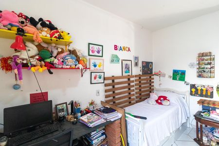Casa à venda com 360m², 3 quartos e 2 vagas Casa à venda com 360m², 3 quartos e 2 vagasQuarto 01