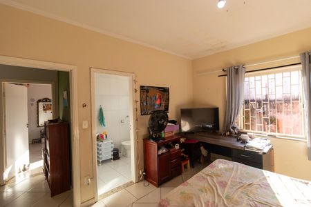 Casa à venda com 360m², 3 quartos e 2 vagas Casa à venda com 360m², 3 quartos e 2 vagasSuíte