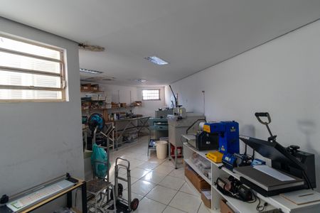 Casa à venda com 360m², 3 quartos e 2 vagas Casa à venda com 360m², 3 quartos e 2 vagasEscritório anexo