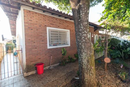 Casa à venda com 360m², 3 quartos e 2 vagas Casa à venda com 360m², 3 quartos e 2 vagasQuintal