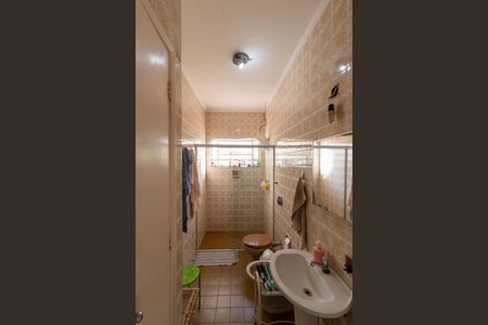 Casa à venda com 360m², 3 quartos e 2 vagas Casa à venda com 360m², 3 quartos e 2 vagasBanheiro