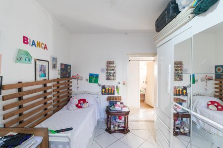 Casa à venda com 360m², 3 quartos e 2 vagas Casa à venda com 360m², 3 quartos e 2 vagasQuarto 01