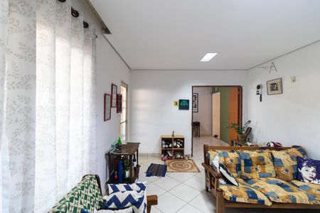 Casa à venda com 360m², 3 quartos e 2 vagas Casa à venda com 360m², 3 quartos e 2 vagasSalas