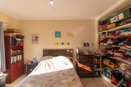 Casa à venda com 360m², 3 quartos e 2 vagas Casa à venda com 360m², 3 quartos e 2 vagasSuíte
