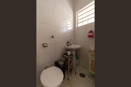 Casa à venda com 360m², 3 quartos e 2 vagas Casa à venda com 360m², 3 quartos e 2 vagasBanheiro de serviço