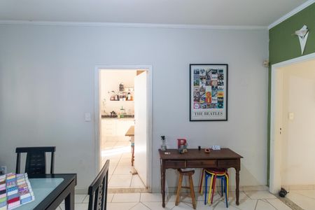 Casa à venda com 360m², 3 quartos e 2 vagas Casa à venda com 360m², 3 quartos e 2 vagasSalas