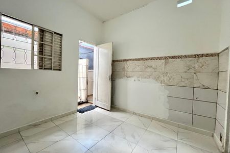Casa para alugar com 50m², 2 quartos e sem vaga Casa para alugar com 50m², 2 quartos e sem vagaSala