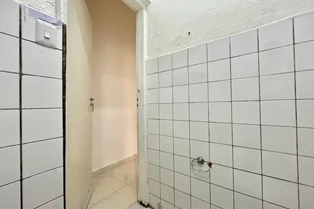 Casa para alugar com 50m², 2 quartos e sem vaga Casa para alugar com 50m², 2 quartos e sem vagaBanheiro 1