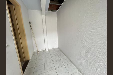 Sala de casa para alugar com 1 quarto, 34m² em Vila Valqueire, Rio de Janeiro