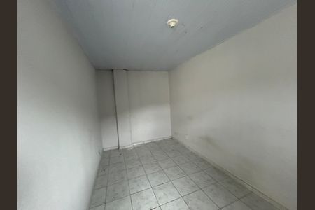 Quarto de casa para alugar com 1 quarto, 34m² em Vila Valqueire, Rio de Janeiro