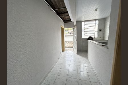 Sala de casa para alugar com 1 quarto, 34m² em Vila Valqueire, Rio de Janeiro