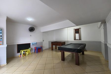 Apartamento para alugar com 74m², 2 quartos e sem vaga Apartamento para alugar com 74m², 2 quartos e sem vagaSalão de jogos