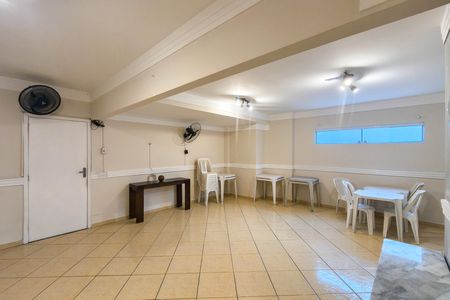 Apartamento para alugar com 74m², 2 quartos e sem vaga Apartamento para alugar com 74m², 2 quartos e sem vagaÁrea comum - Salão de festas