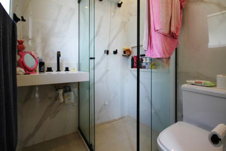 Casa de condomínio para alugar com 90m², 3 quartos e 2 vagas Casa de condomínio para alugar com 90m², 3 quartos e 2 vagasBanheiro Suíte