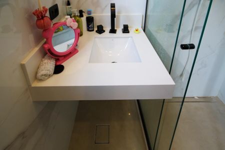 Casa de condomínio para alugar com 90m², 3 quartos e 2 vagas Casa de condomínio para alugar com 90m², 3 quartos e 2 vagasBanheiro Suíte