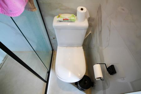 Casa de condomínio para alugar com 90m², 3 quartos e 2 vagas Casa de condomínio para alugar com 90m², 3 quartos e 2 vagasBanheiro Suíte