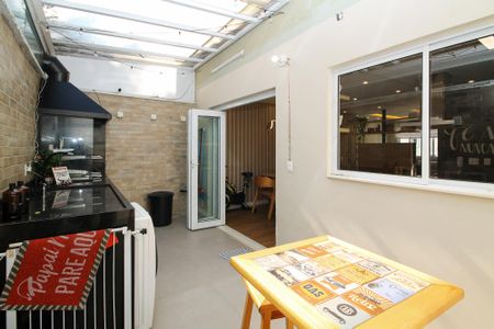 Casa de condomínio para alugar com 90m², 3 quartos e 2 vagas Casa de condomínio para alugar com 90m², 3 quartos e 2 vagasQuintal