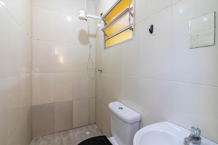 Banheiro de casa para alugar com 1 quarto, 40m² em Vila Pita, São Paulo