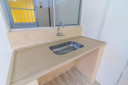 Sala e Cozinha de casa para alugar com 1 quarto, 40m² em Vila Pita, São Paulo