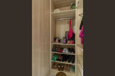 Apartamento para alugar com 72m², 3 quartos e 2 vagas Apartamento para alugar com 72m², 3 quartos e 2 vagasCloset da Suíte