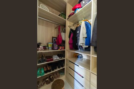 Apartamento para alugar com 72m², 3 quartos e 2 vagas Apartamento para alugar com 72m², 3 quartos e 2 vagasCloset da Suíte
