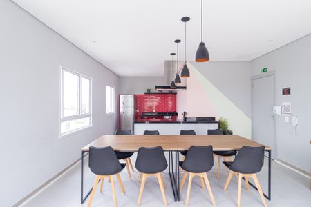 Apartamento para alugar com 27m², 1 quarto e 1 vaga Apartamento para alugar com 27m², 1 quarto e 1 vagaÁrea comum - Salão de festas