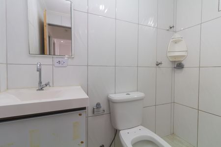Banheiro de apartamento para alugar com 2 quartos, 45m² em Conjunto Habitacional Barro Branco Ii, São Paulo