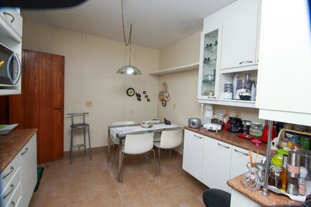 Apartamento à venda com 173m², 3 quartos e 2 vagas Apartamento à venda com 173m², 3 quartos e 2 vagasCozinha