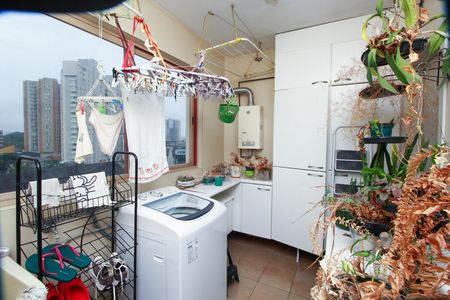 Apartamento à venda com 173m², 3 quartos e 2 vagas Apartamento à venda com 173m², 3 quartos e 2 vagasÁrea de Serviço