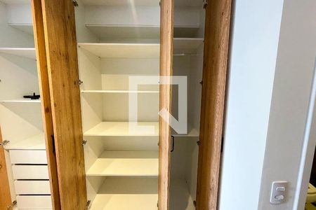 Apartamento à venda com 27m², 1 quarto e sem vaga Apartamento à venda com 27m², 1 quarto e sem vagaSala/Quarto