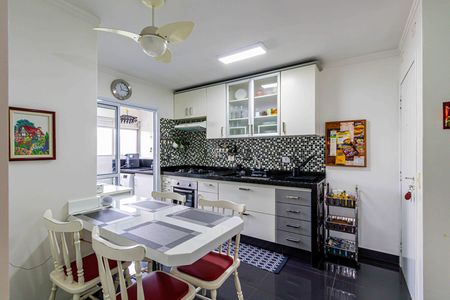 Apartamento à venda com 98m², 3 quartos e 2 vagasCozinha