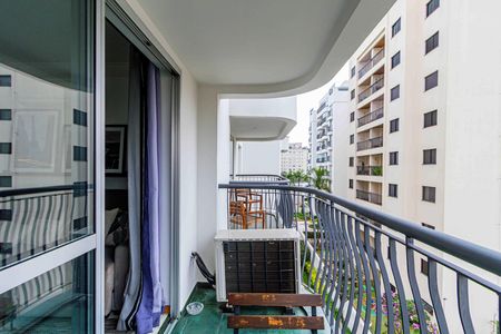 Apartamento à venda com 98m², 3 quartos e 2 vagasVaranda