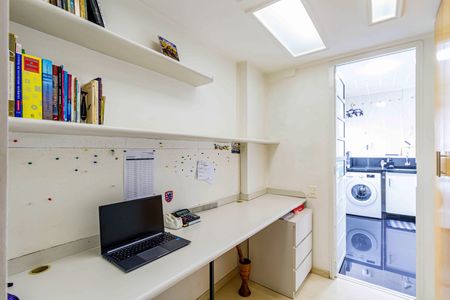 Apartamento à venda com 98m², 3 quartos e 2 vagasEscritório