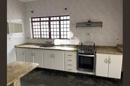 Casa à venda com 330m², 4 quartos e 6 vagas Casa à venda com 330m², 4 quartos e 6 vagasFoto 09