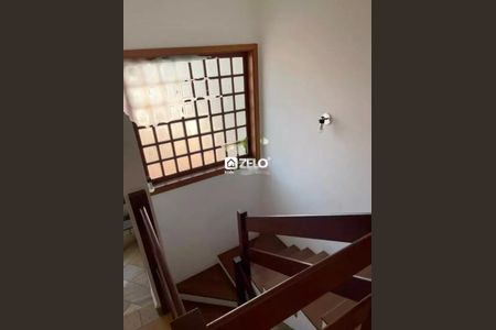 Casa à venda com 330m², 4 quartos e 6 vagas Casa à venda com 330m², 4 quartos e 6 vagasFoto 11