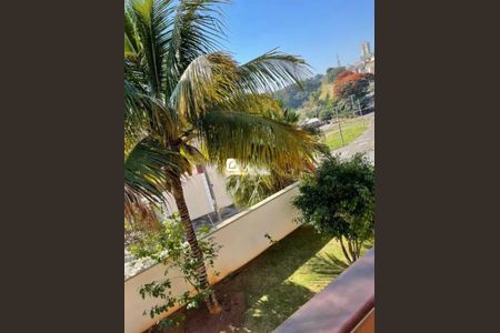 Casa à venda com 330m², 4 quartos e 6 vagas Casa à venda com 330m², 4 quartos e 6 vagasFoto 16