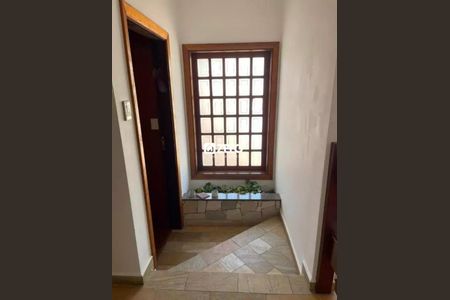 Casa à venda com 330m², 4 quartos e 6 vagas Casa à venda com 330m², 4 quartos e 6 vagasFoto 06