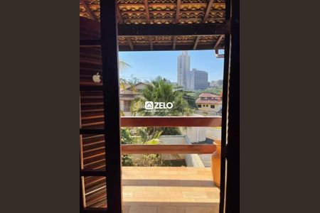 Casa à venda com 330m², 4 quartos e 6 vagas Casa à venda com 330m², 4 quartos e 6 vagasFoto 14