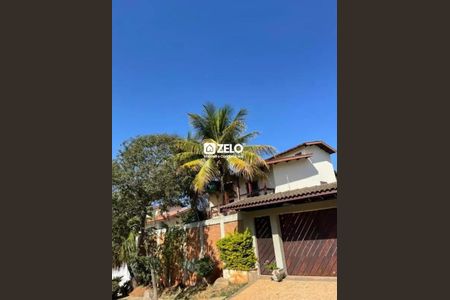 Casa à venda com 330m², 4 quartos e 6 vagas Casa à venda com 330m², 4 quartos e 6 vagasFoto 02